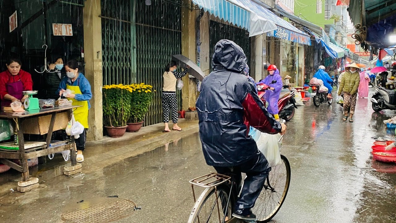 【🇻🇳 4K】Walking in Rain - Vietnam Da Nang City & Neighborhood Walking Tour
